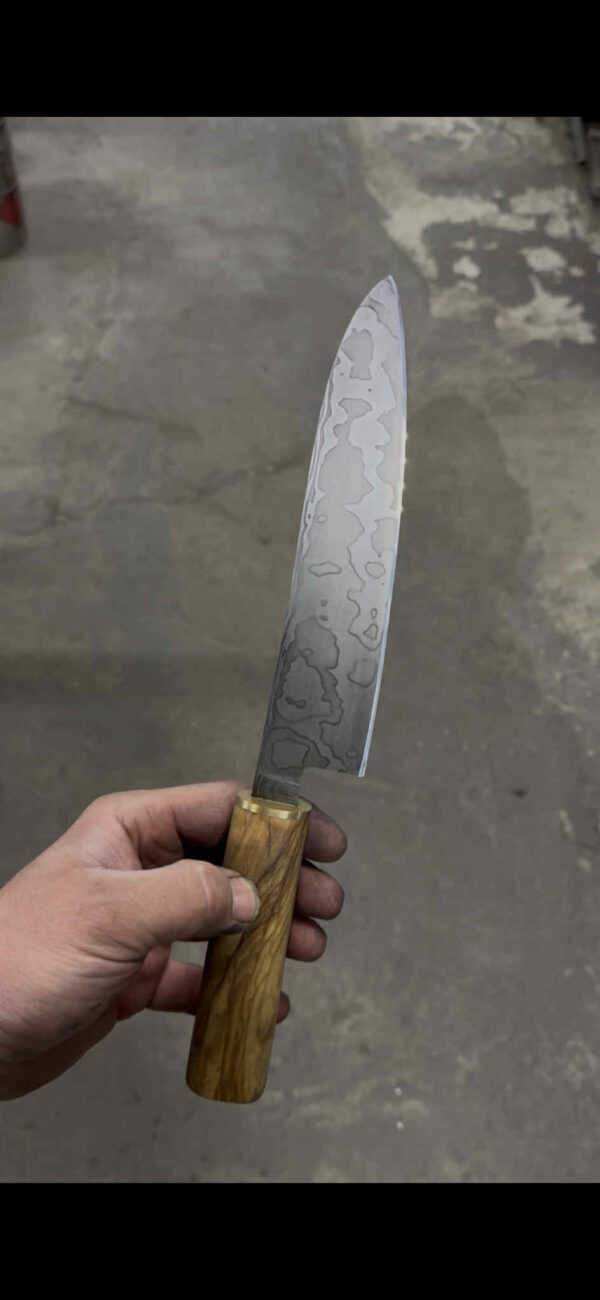 Kuchyňský nůž gyuto + prkýnko z olivovníku - Obrázek 3
